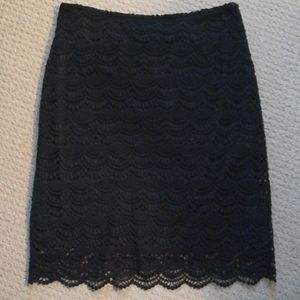 ELLE size 4 black lace skirt